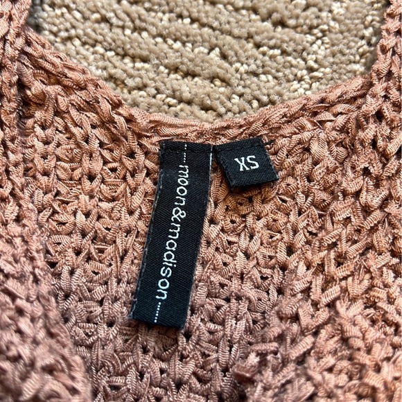 Knit crop top - Picture 2 of 5